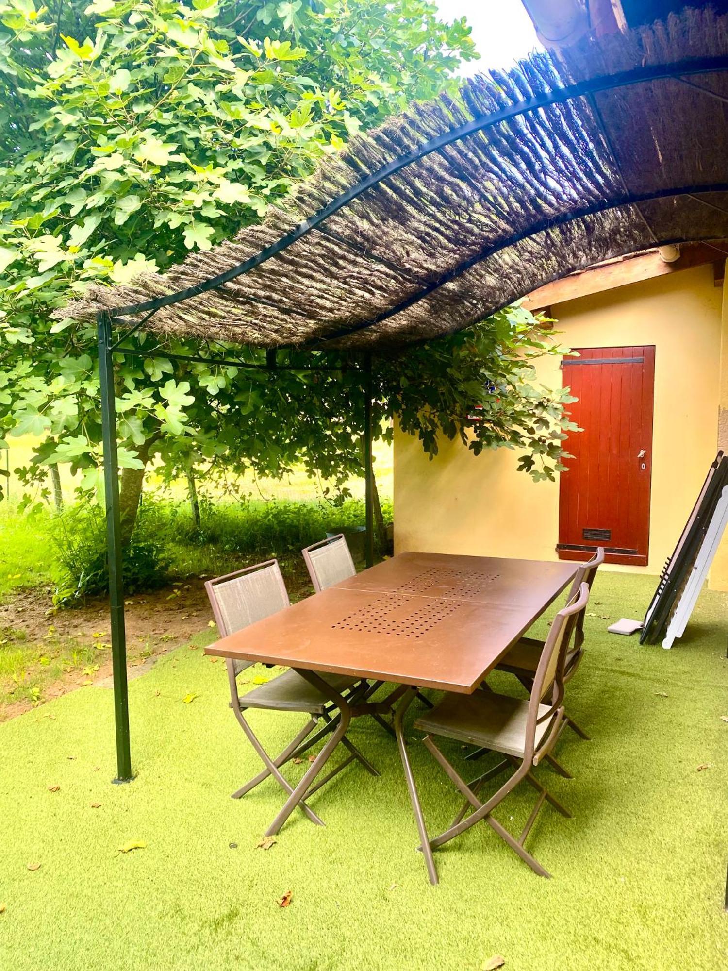 Camping La Ferme De Perdigat Limeuil Exterior foto